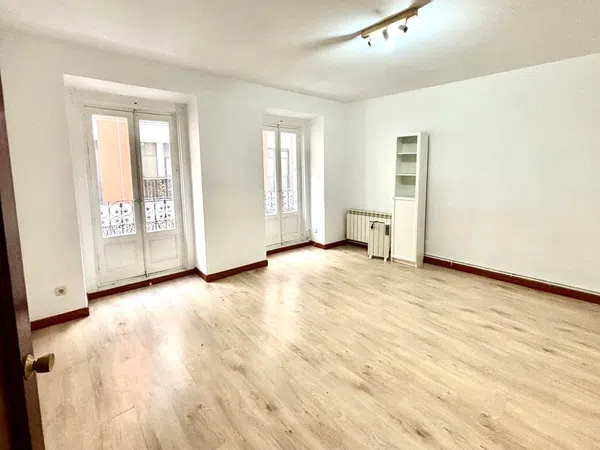 Piso en calle de San Bernardino, 4