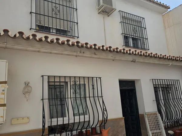 Chalet adosado en Calle Lanuza, Los Castillejos - La Trinidad - Foto 1