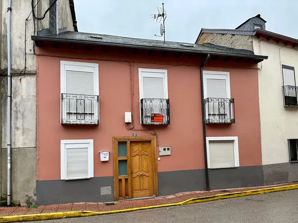 Casa de pueblo en Travesía San Román de Bembibre, 45 - Foto 1