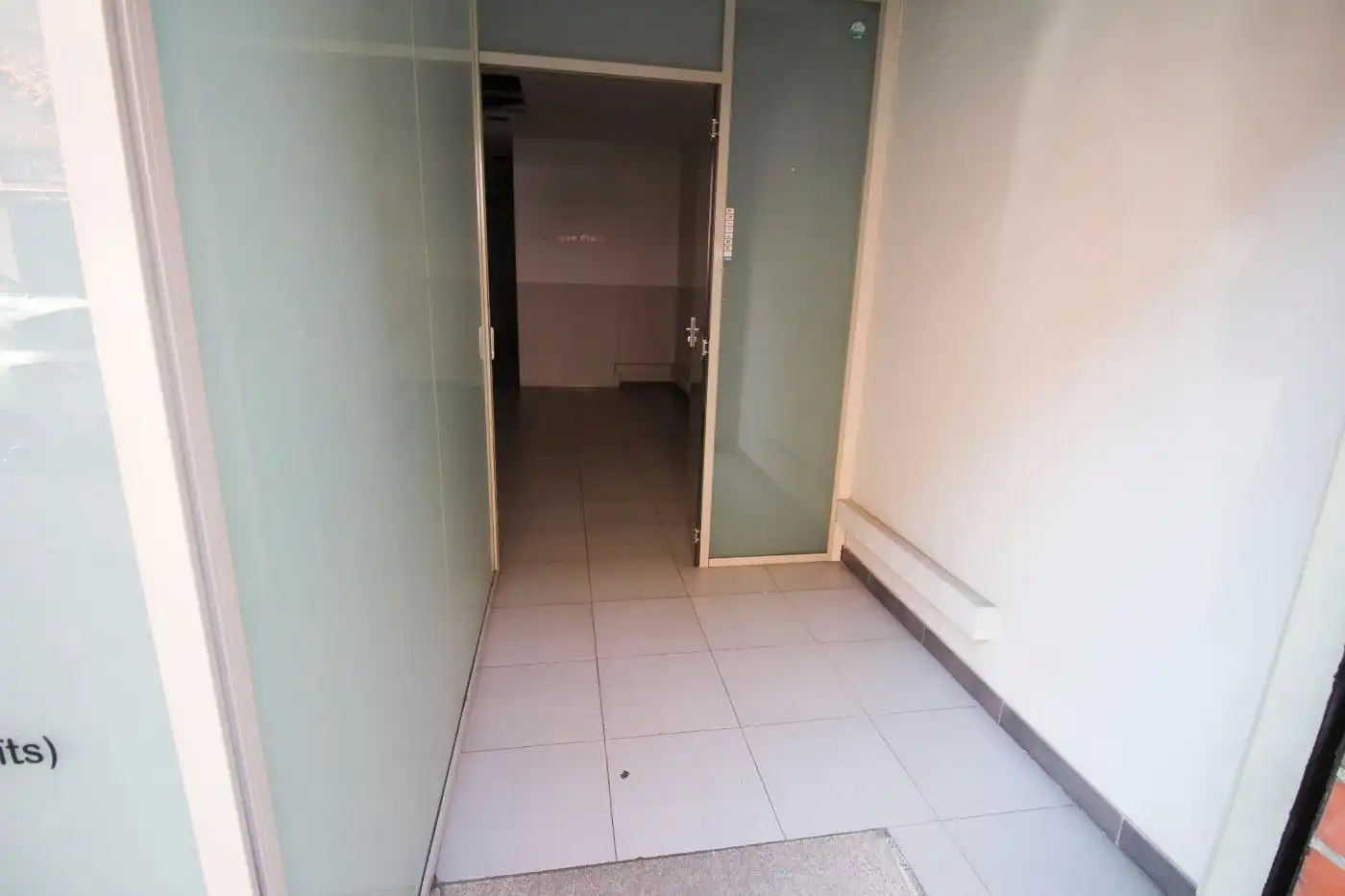 Local comercial en Mollet del Vallès - Foto 2