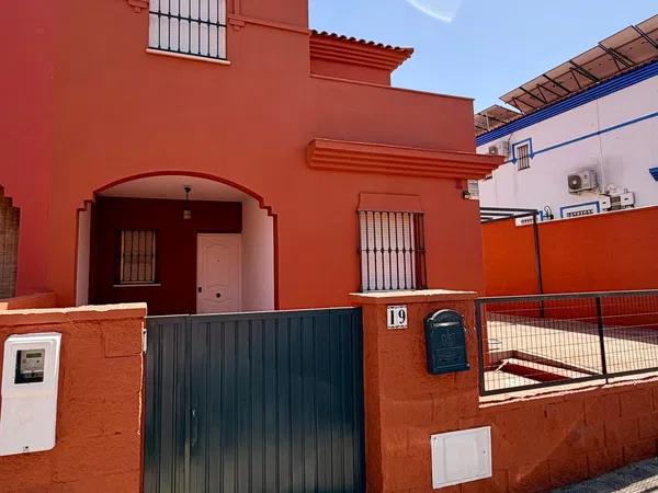 Chalet pareado en Calle Emilio Muñoz, 19, Zona Colegio Europa, Zona Colegio Europa - Foto 1