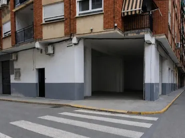 Local comercial en  Carrer de Ramón y Cajal 30 - Foto 2