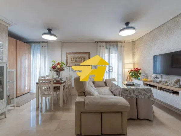 Piso en Huerrta De La Reina - Foto 1