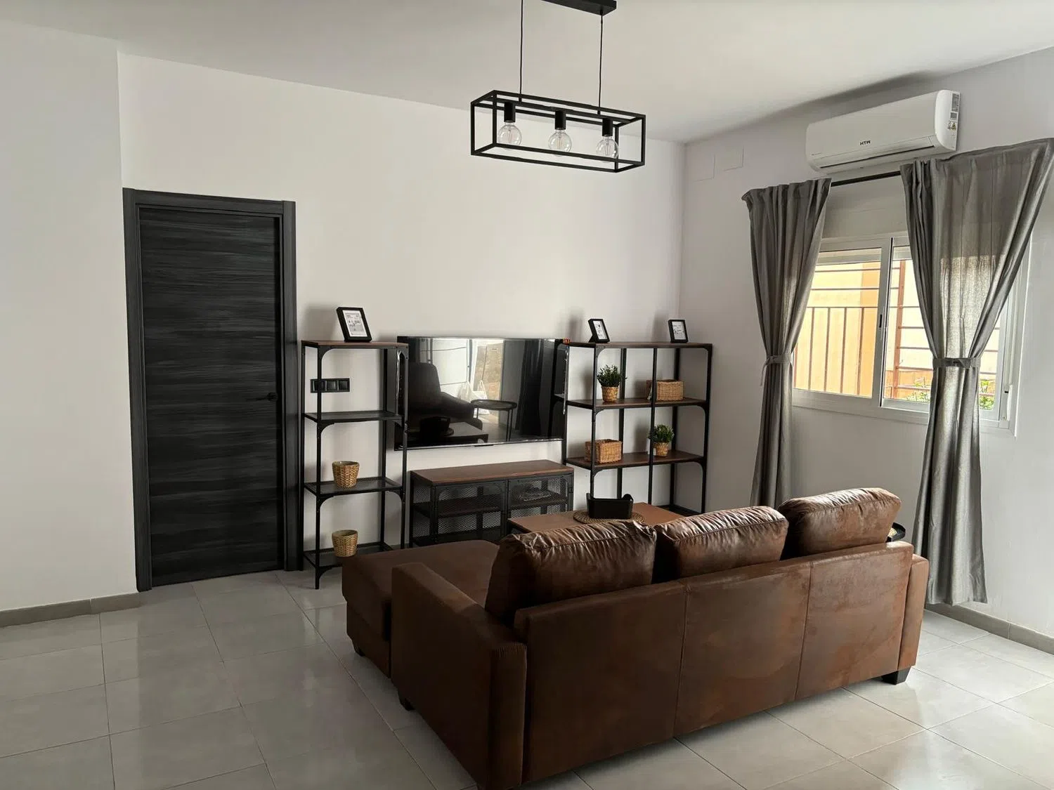 Piso en calle Zapillo, 99 - Foto 3