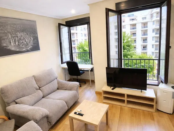 Piso en calle de Juan Bravo, 55