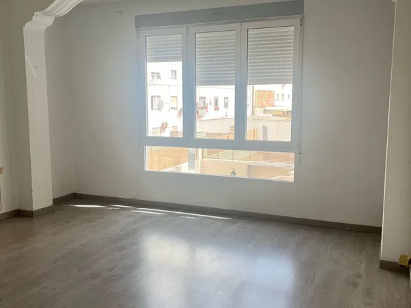Piso en calle de Sagunt, 106