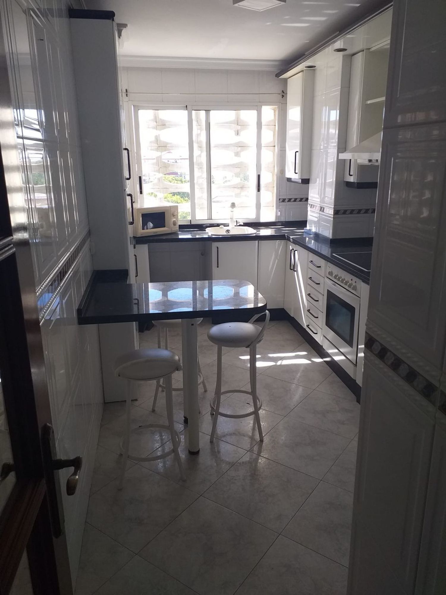 Piso en Avenida de las Fuerzas Armadas, 27 - Foto 2