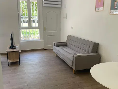 Estudio en calle de Antonio López Aguado, 16