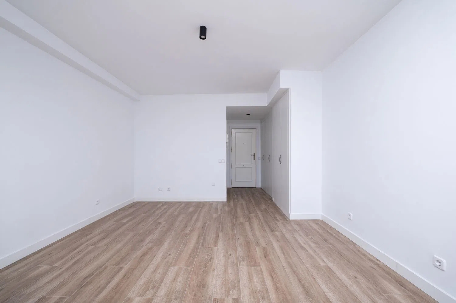 Estudio en calle de Diego Ayllón - Foto 4