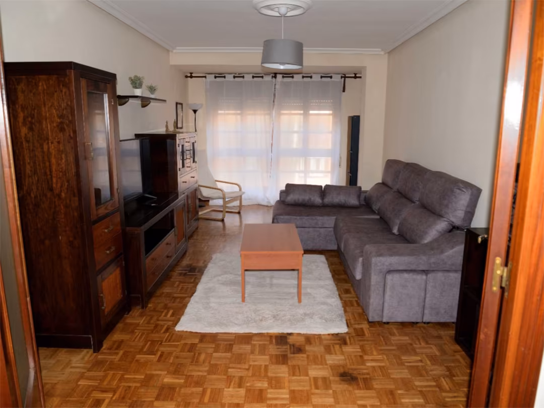 Piso en  Calle López del Vallado 12