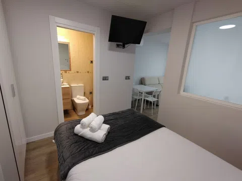 Estudio en calle de Balaguer, 18 - Foto 2