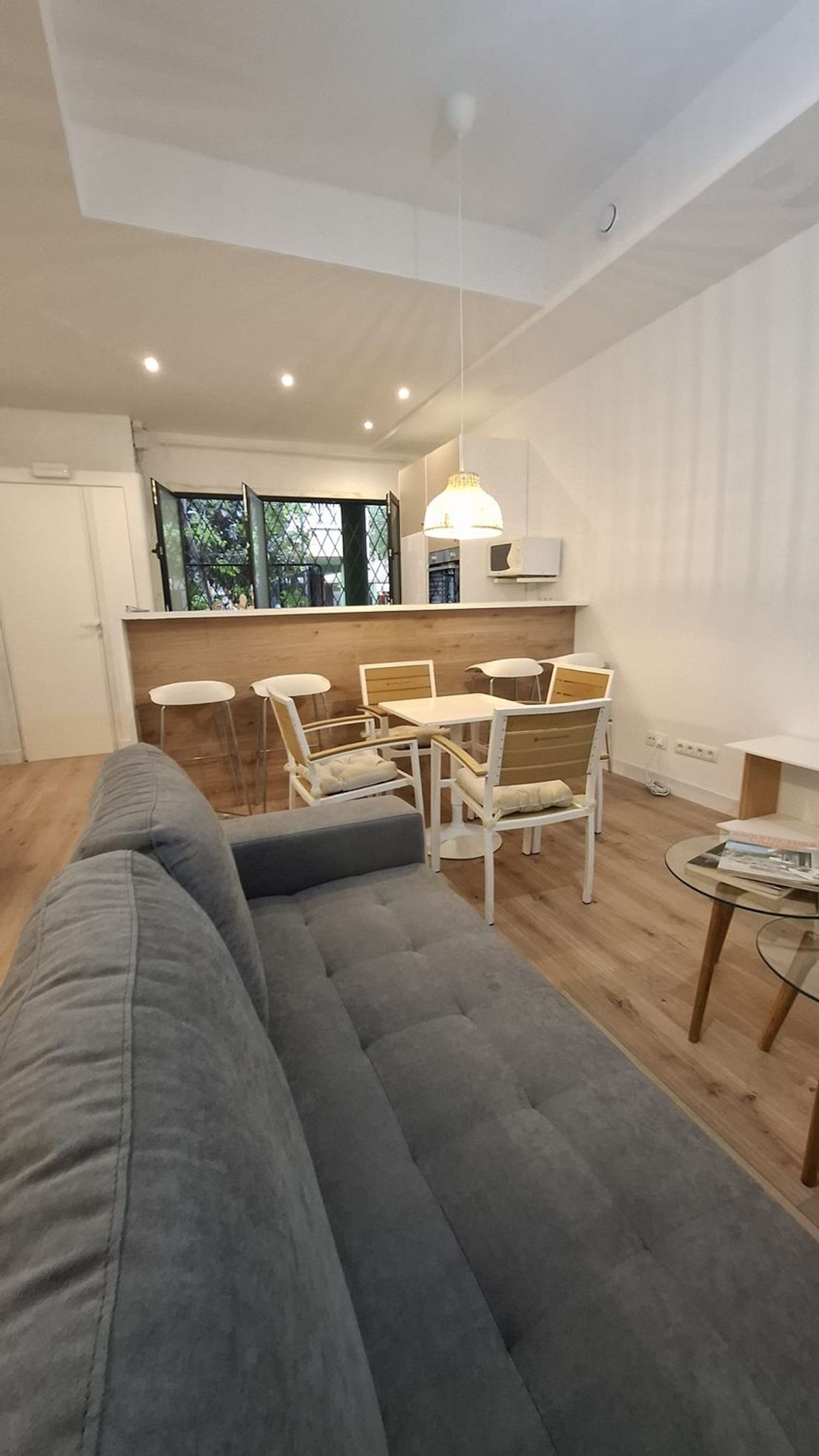 Estudio en plaza Salesiano Don Ubaldo, 9 portallocal