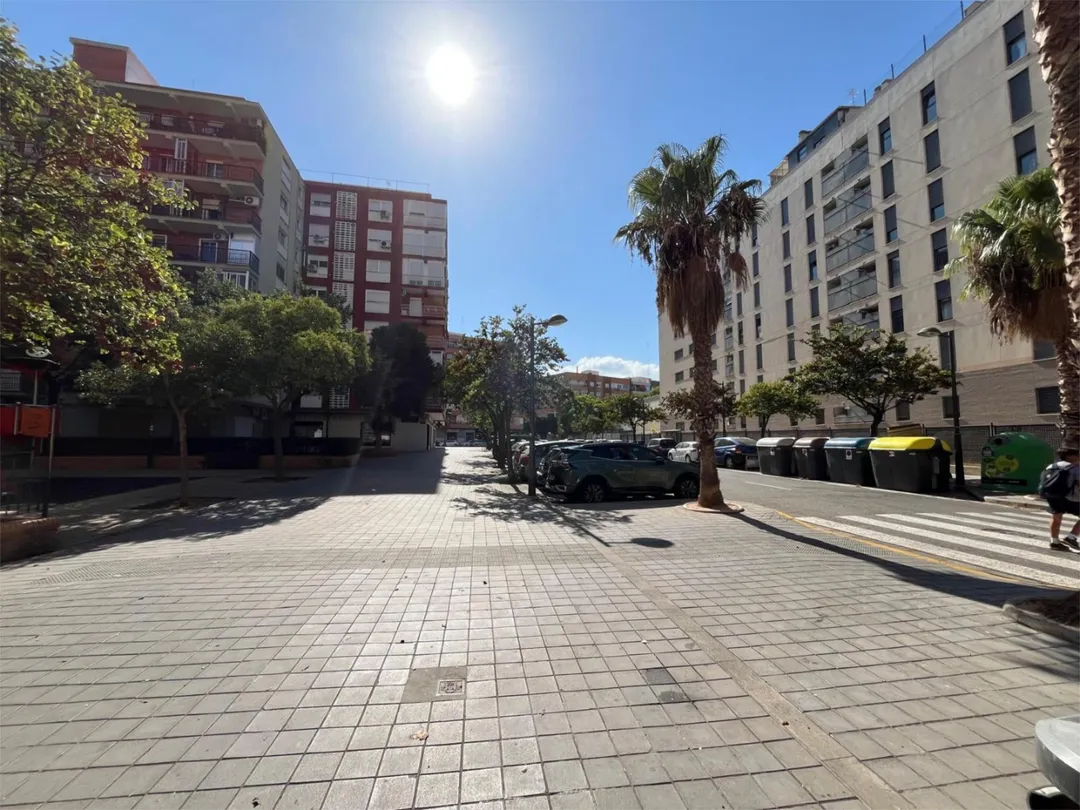 Planta baja en  Plaça del Músic Fayos 40 - Foto 3