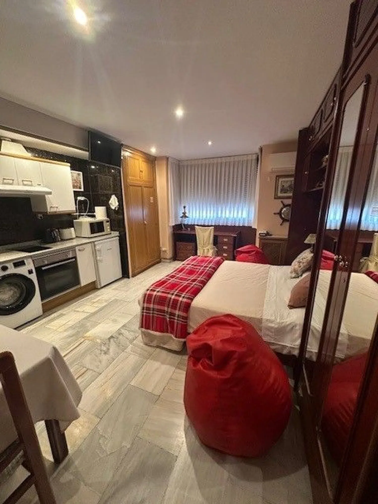 Estudio en calle de Juan de la Hoz, 28 - Foto 2