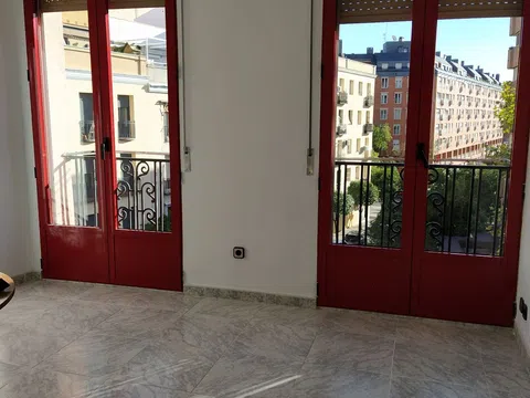 Piso en calle de San Isidoro de Sevilla, 6