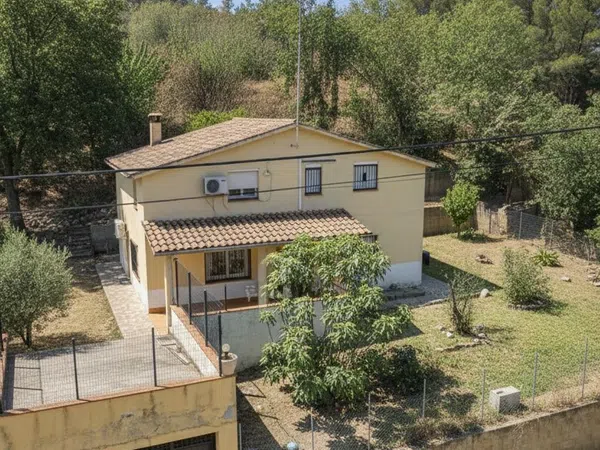 Casa o chalet independiente en Calle de Isabel la católica, 255 - Foto 2
