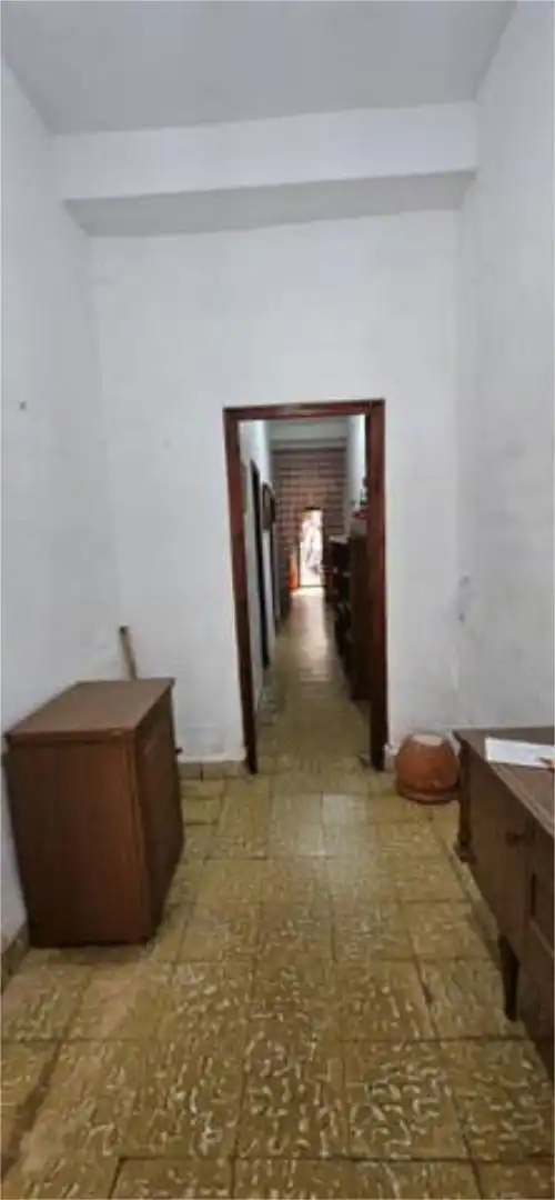 Chalet en calle paralela a zona comercial - Foto 3