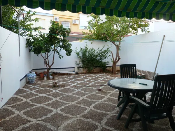 Chalet adosado en Calle Juan Antonio Samaranch, 16 - Foto 1