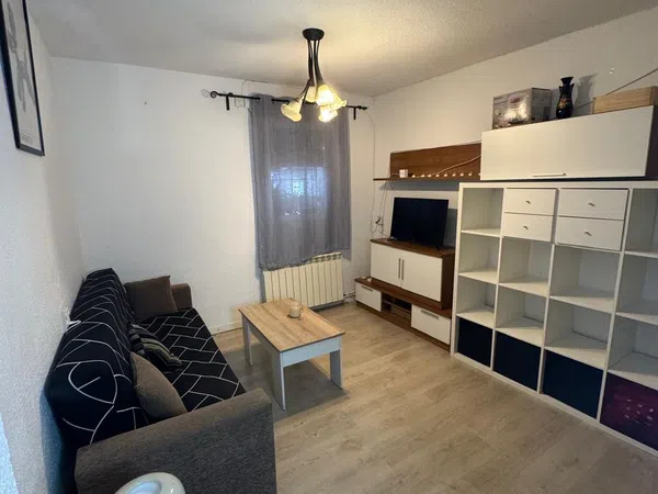 Piso en calle de Artajona, 8