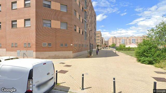 Vista de la calle de Piso en Calle César Navarro, 1