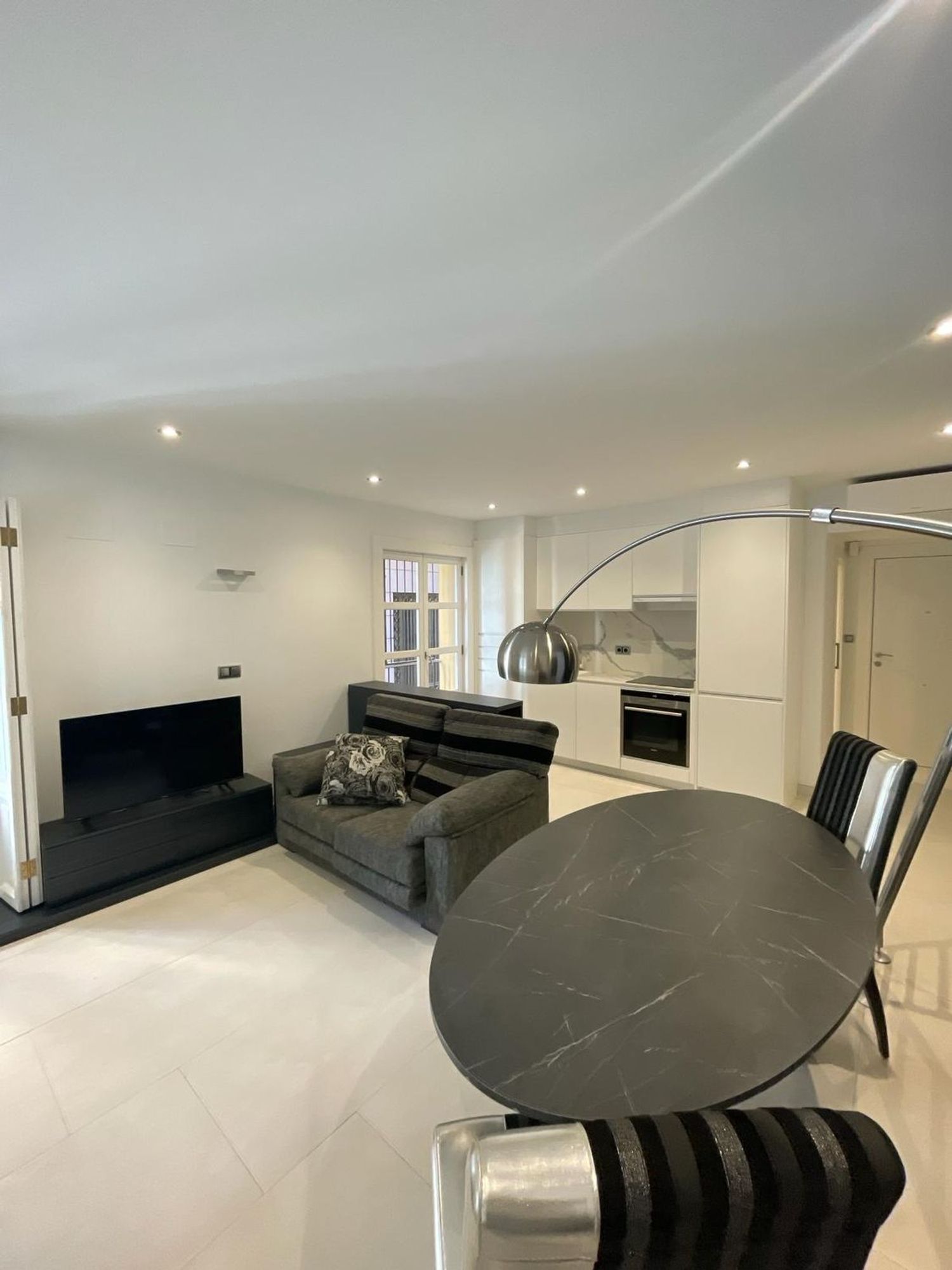 Estudio en plaza de Nàpols i Sicília, 9 - Foto 2