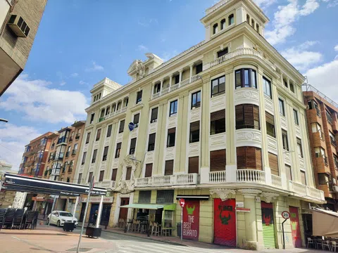 Piso en calle Saavedra Fajardo, 3