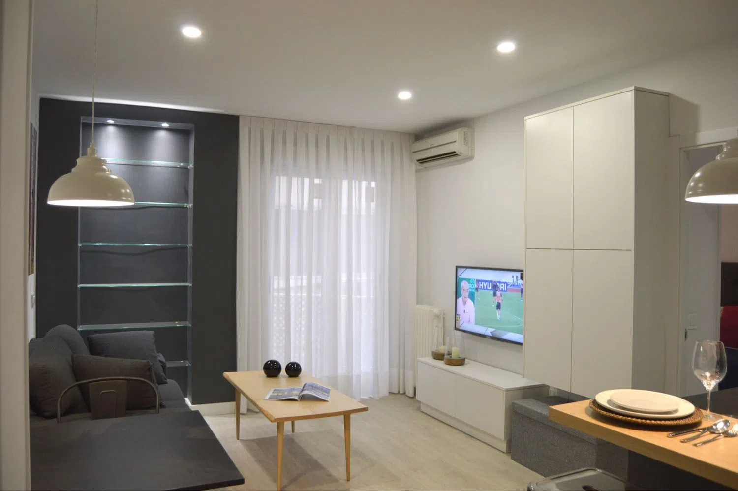 Piso en calle de la infanta mercedes, 62 - Foto 2