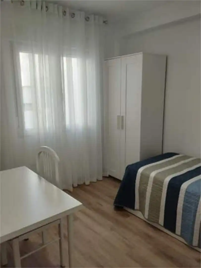 Piso en El Ejido - Foto 2