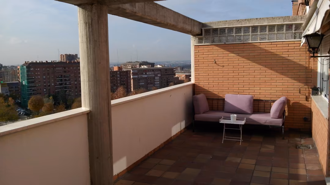 Ático en  Calle del Valle de Pinares Llanos 48 M