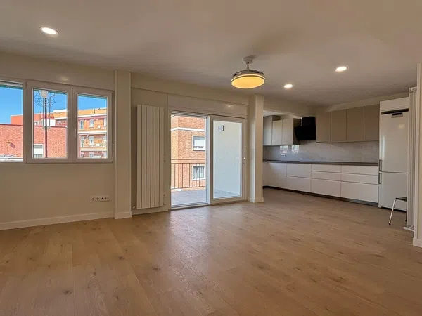 Piso en calle de Clara del Rey, 45