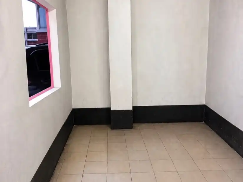 Local comercial en  Carrer Rec Comtal 8 - Foto 2