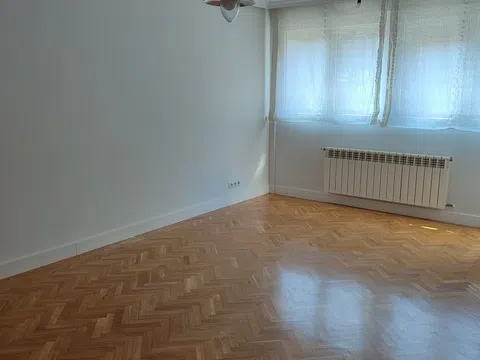 Piso en calle de Cartagena, 80