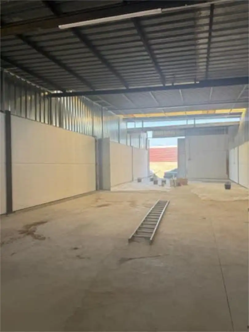 Nave Industrial en Zona la alberquilla, venta la moren - Foto 2