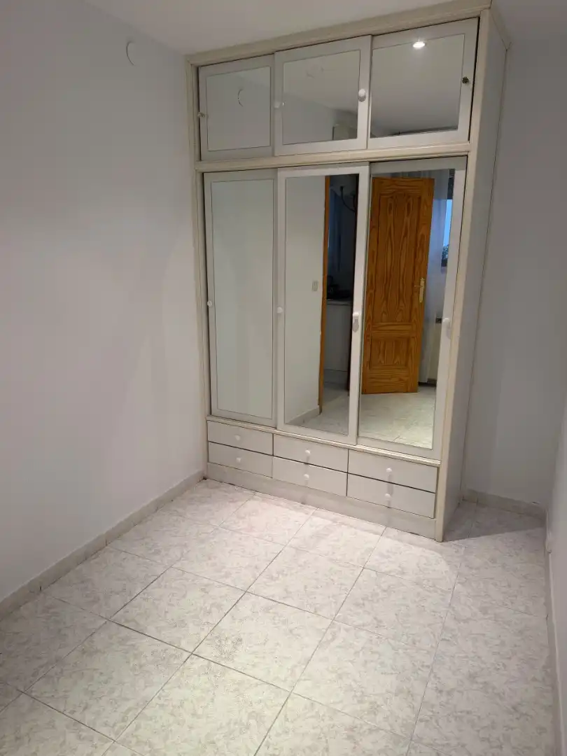 Piso en  Calle de Sierra Elvira 18 - Foto 6