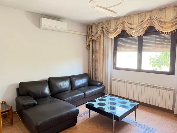 Chalet adosado en Polan - Foto 4