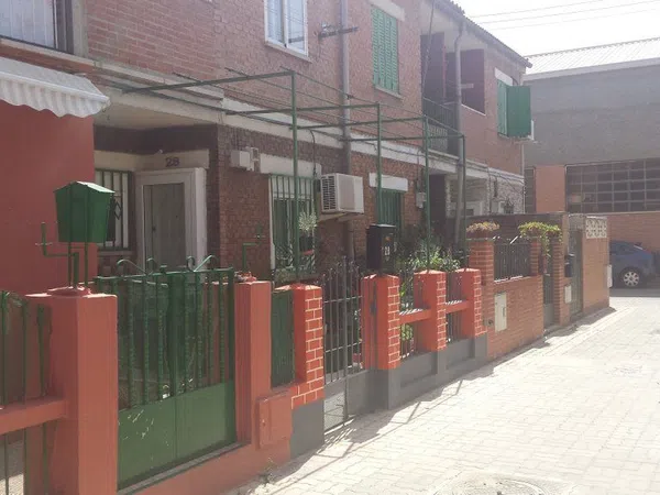 Chalet adosado en Colonia de los Rosales, 28 - Foto 1