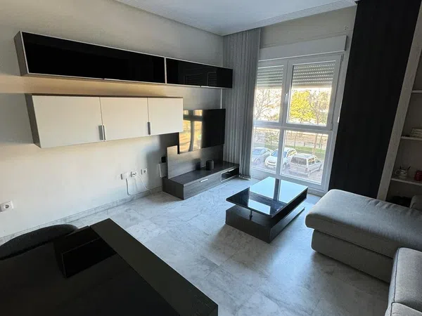 Piso en calle Japón, 10