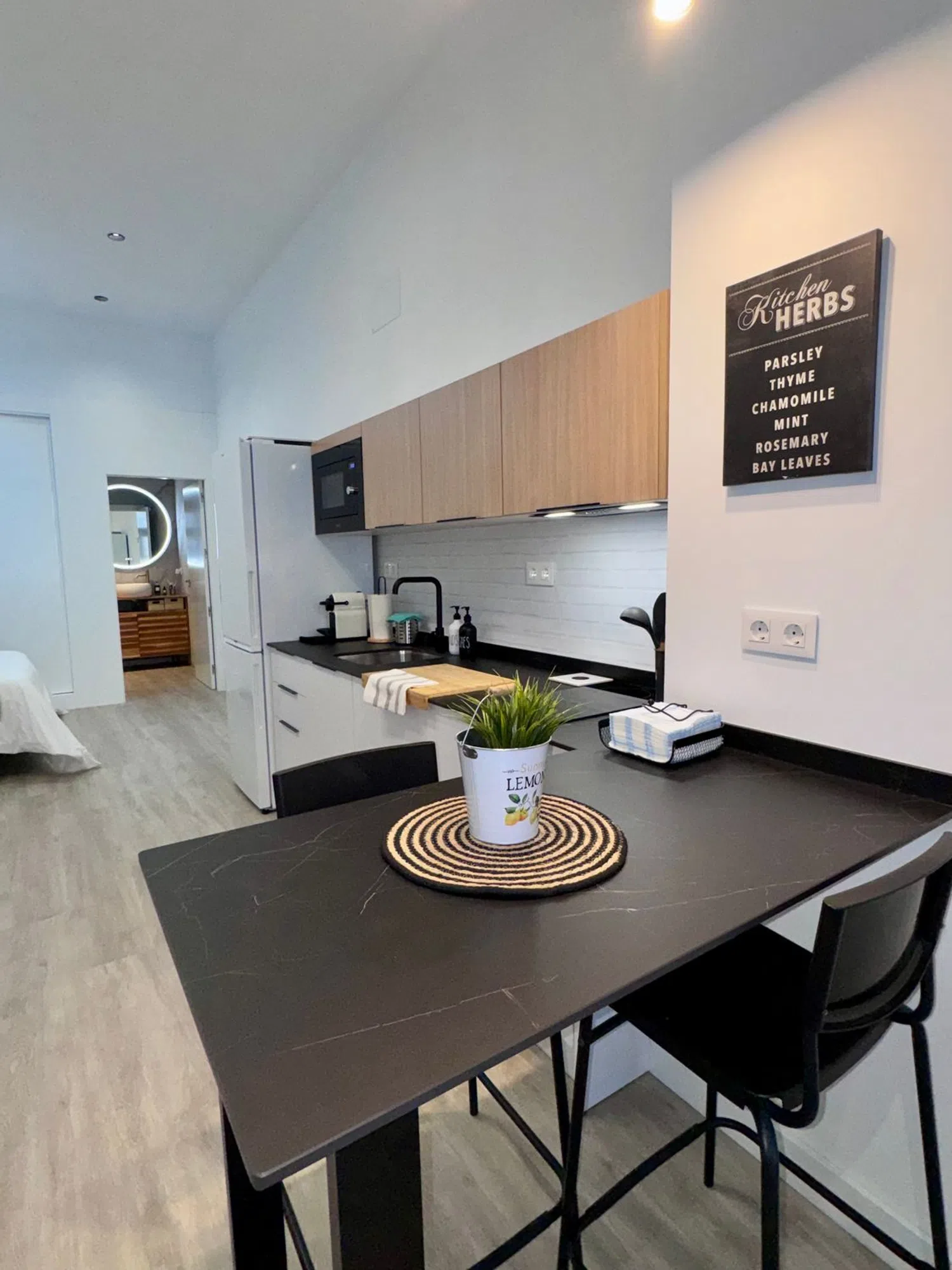 Estudio en calle Omar, 8 - Foto 4