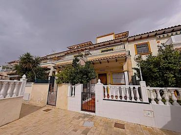 Casa adosada en  Calle Torre 9 - Foto 2