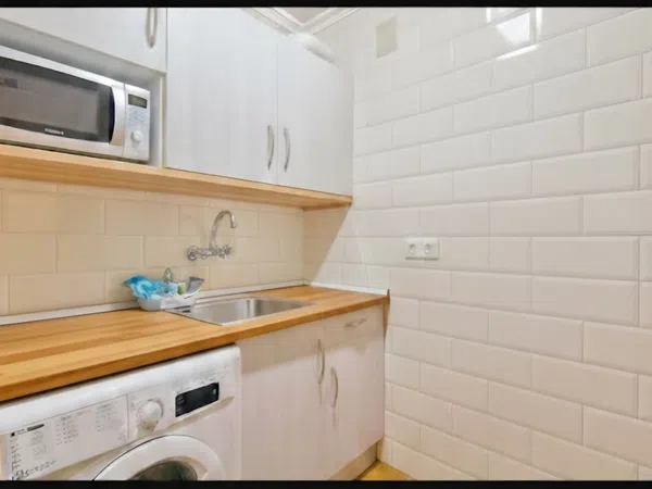 Piso en avenida de los Reyes de España, 26 - Foto 7