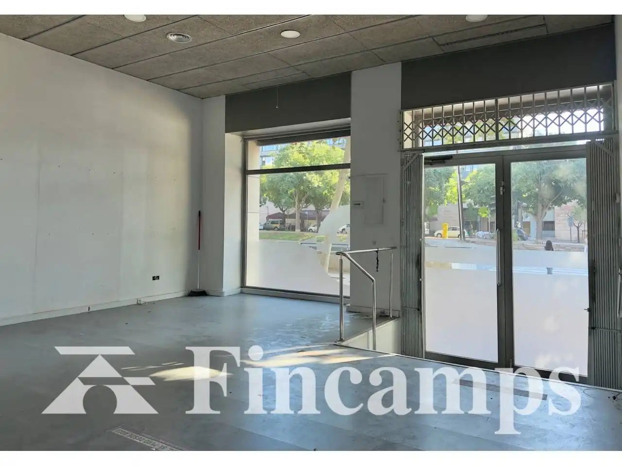 Local comercial en  Avenida Francesc Macià - Foto 13