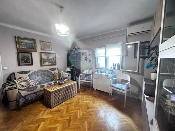 Piso en calle Angela González, 18