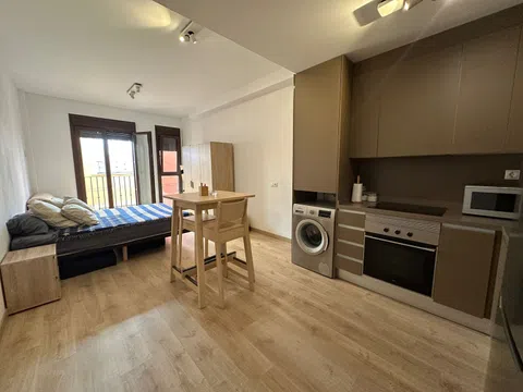 Estudio en calle Tarifa, 3