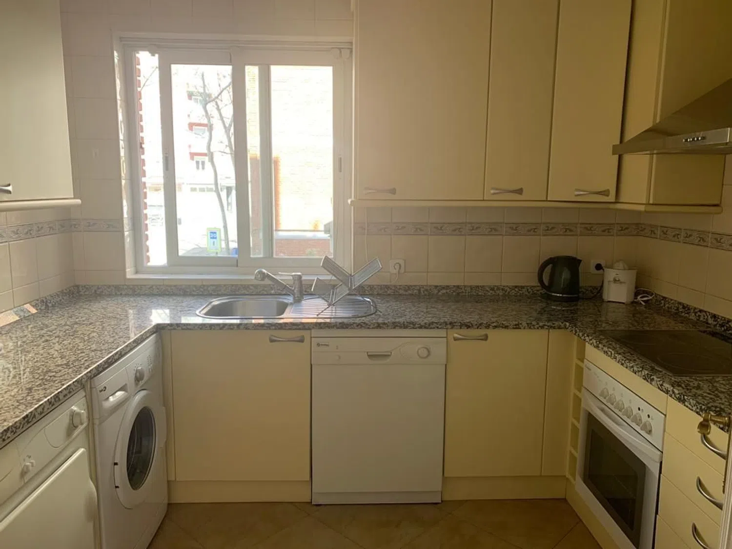 Piso en calle de la Infanta Mercedes, 16 - Foto 9