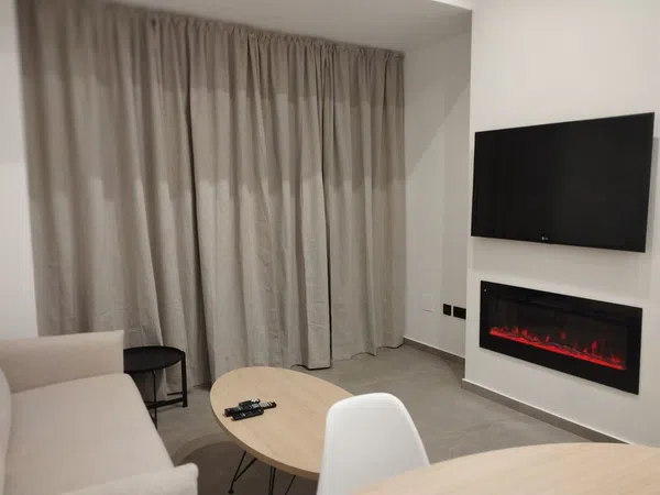 Estudio en calle Cortés, 1 - Foto 1