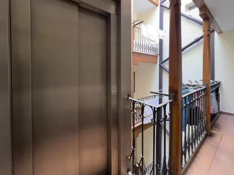 Estudio en calle Tarragona, 38