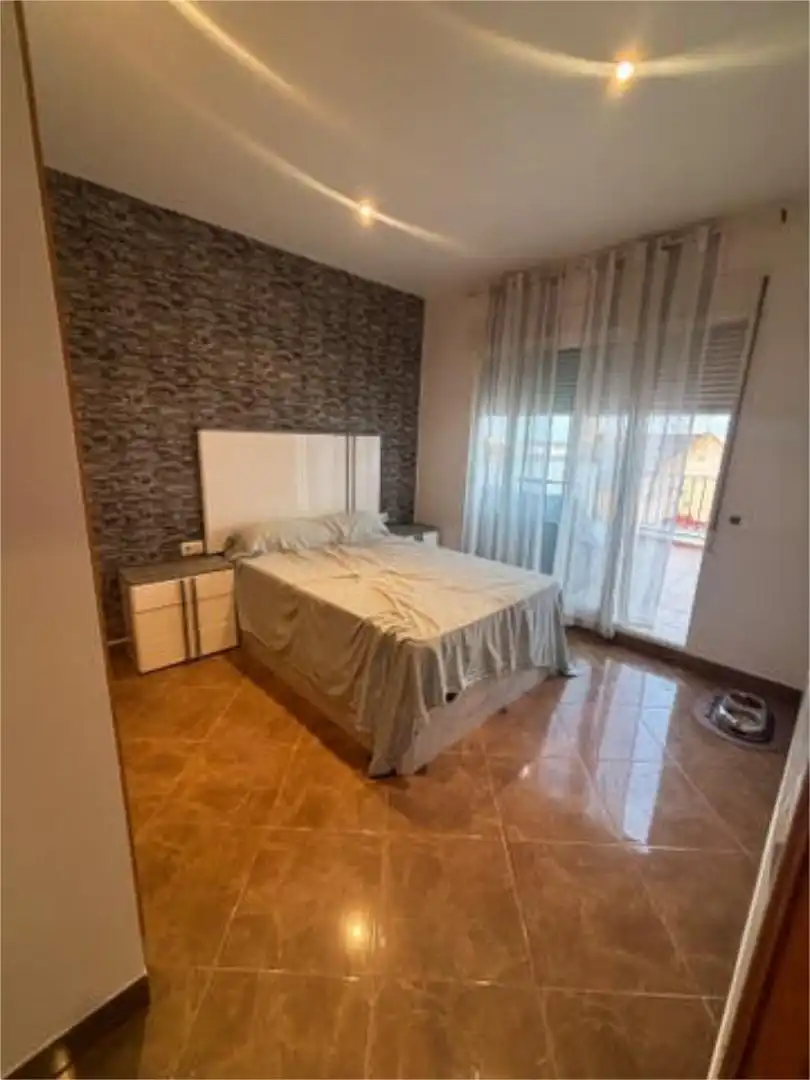 Apartamento en Al lado de las escuelas - Foto 2
