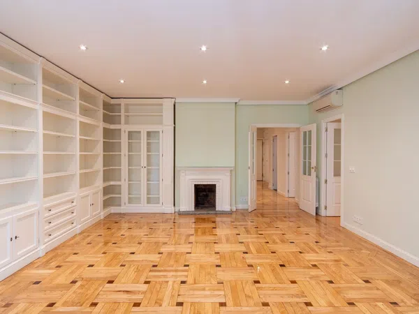 Piso en calle de Orense, 35