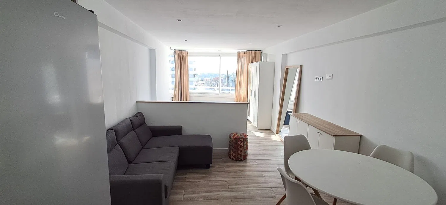 Estudio en calle de Saridakis, 24 - Foto 1