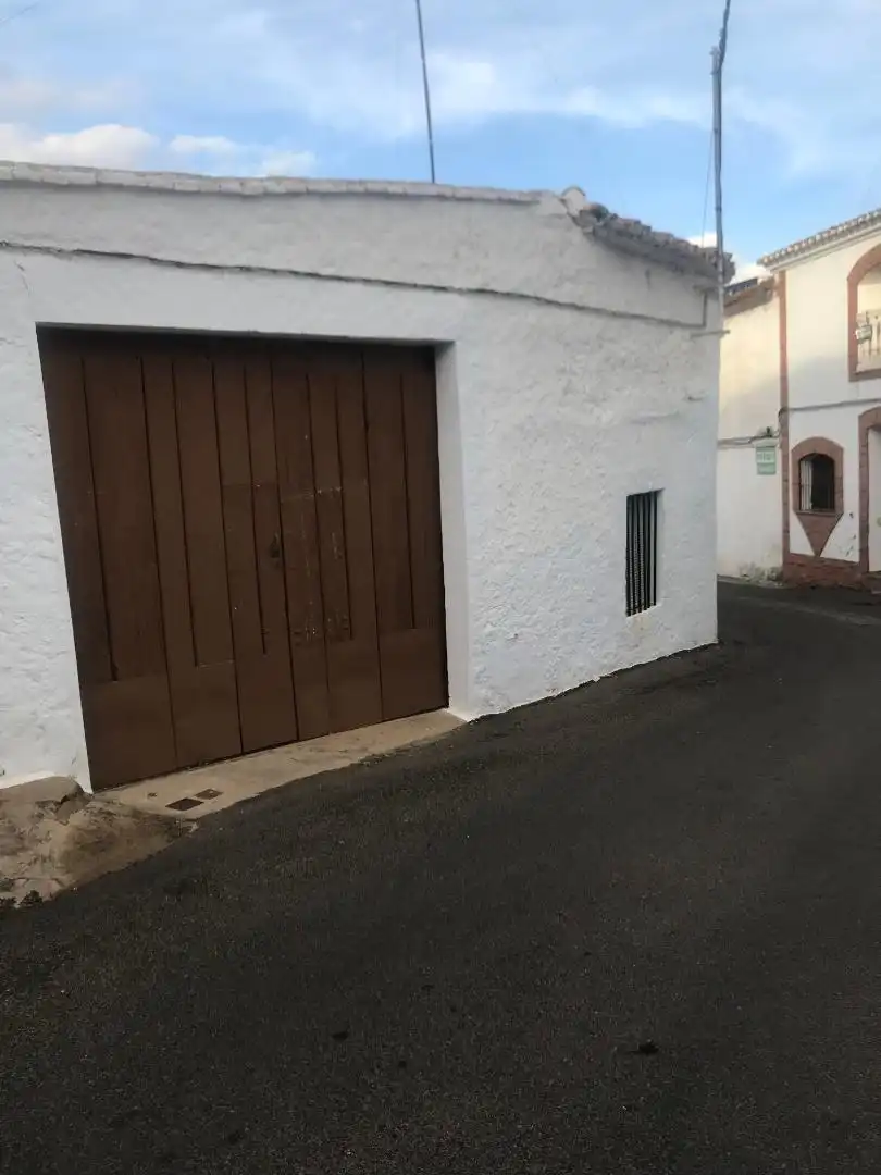 Casa adosada en  Calle Moreno Nogales 4 - Foto 2